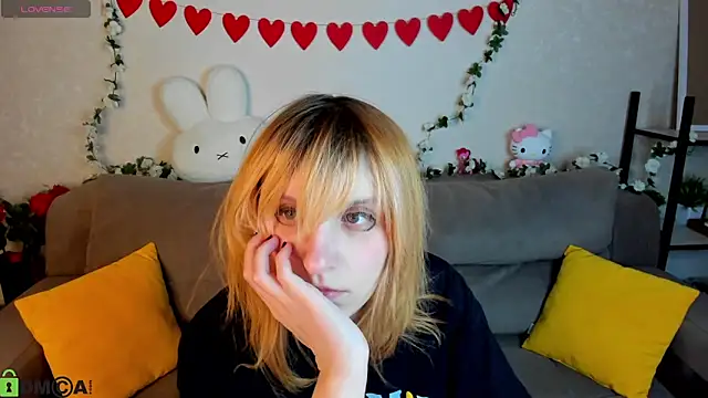 Snapshot of Little_Chips chatting on 02-25-26, 05:13 Little Chips online show from 02-25-26, 05:13