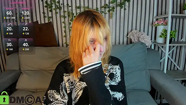 Snapshot of Little_Chips chatting on 02-13-26, 05:35 Little Chips online show from 02-13-26, 05:35