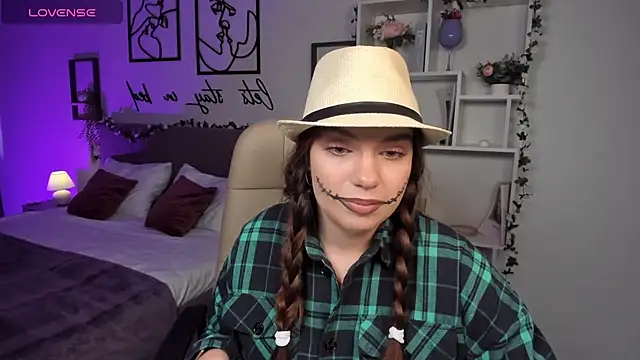 DaniellaLovely online show from 10-22-25, 12:04