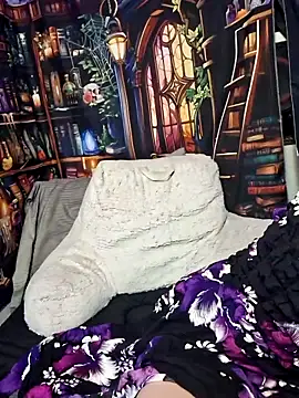 Cutebitchxh online show from 06-04-26, 05:23