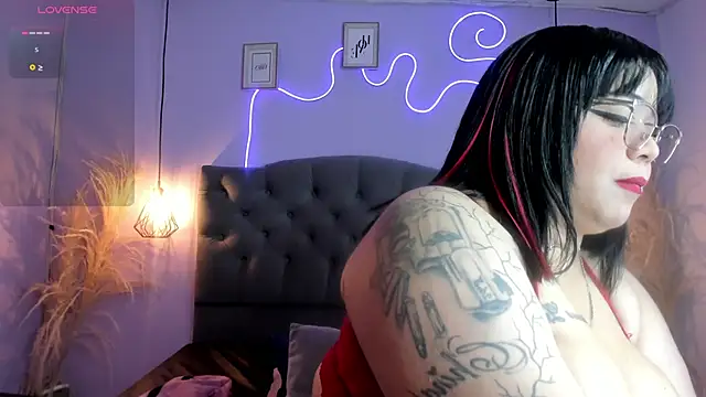 KRYSTENMOON online show from 06-15-26, 03:23