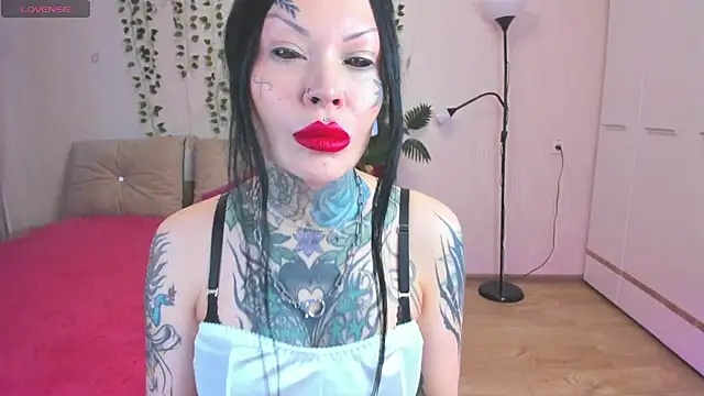 Megan Black Moon online show from 11-26-25, 04:01