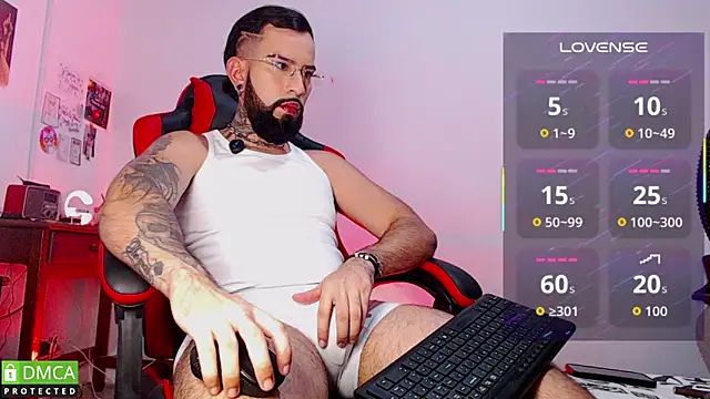 Snapshot of Diilanhott chatting on 04-12-26, 10:13 Diilanhott online show from 04-12-26, 10:13