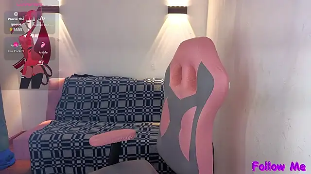 vittorialombardi   online show from 03-25-26, 01:32