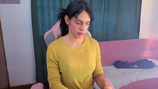 vittorialombardi   online show from 06-22-26, 09:45