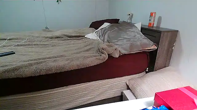 Kittyymaze1 online show from 12-22-25, 01:11