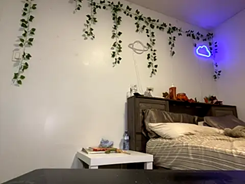 Kittyymaze1 online show from 10-15-25, 02:03