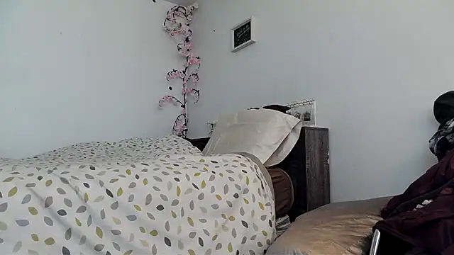 Kittyymaze1 online show from 05-26-26, 12:14
