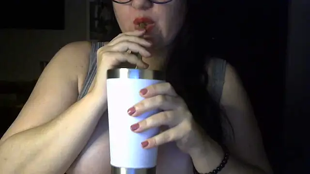 LUNYYA online show from 05-28-26, 11:43