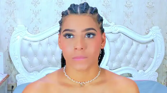 TiaraRosse online show from 11-26-25, 01:00