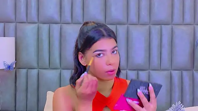 TiaraRosse online show from 04-15-26, 12:21