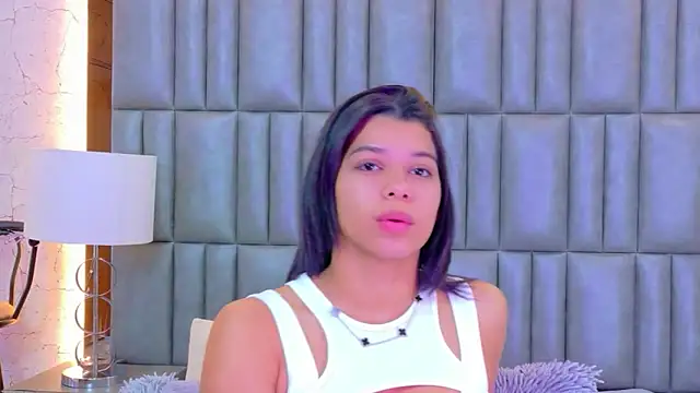 TiaraRosse online show from 04-24-26, 11:45
