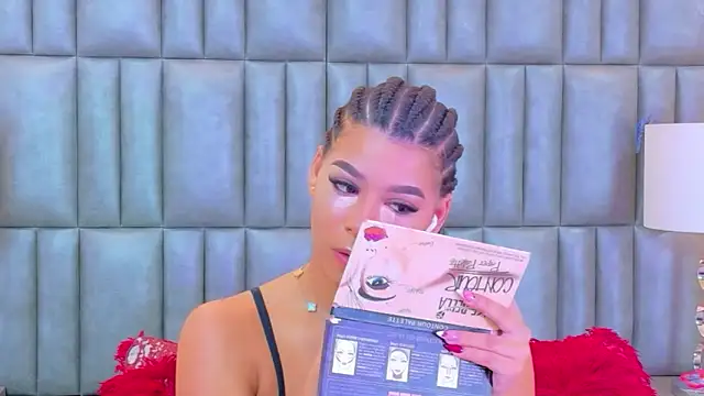 TiaraRosse online show from 03-18-26, 12:19