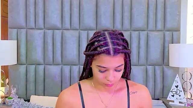 Snapshot of TiaraRosse chatting on 06-17-26, 11:20 TiaraRosse online show from 06-17-26, 11:20