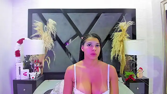 TiaraRosse online show from 12-21-25, 04:03