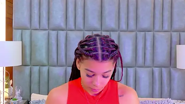 Snapshot of TiaraRosse chatting on 06-19-26, 12:11 TiaraRosse online show from 06-19-26, 12:11