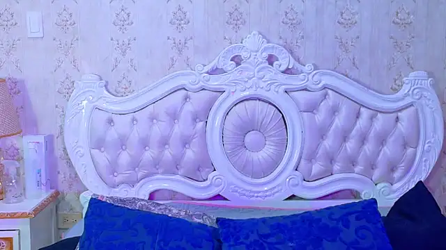 TiaraRosse online show from 11-13-25, 05:33