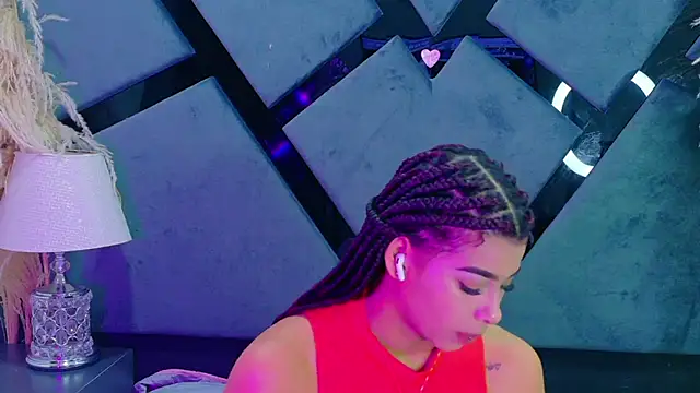 Snapshot of TiaraRosse chatting on 06-20-26, 03:44 TiaraRosse online show from 06-20-26, 03:44