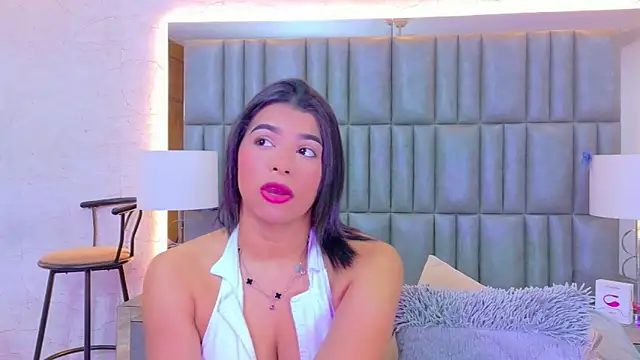 TiaraRosse online show from 04-21-26, 12:23