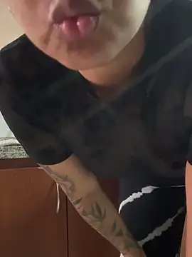 Cafeziitha02 online show from 12-05-25, 07:45