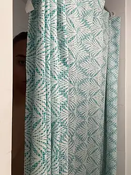 Cafeziitha02 online show from 01-11-26, 04:14