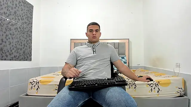 Snapshot of simookeler chatting on 02-03-26, 01:27 simookeler online show from 02-03-26, 01:27