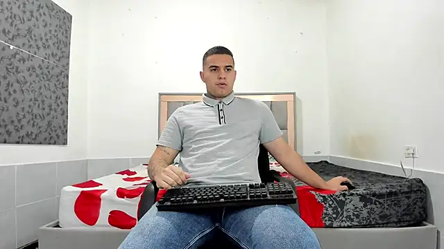 Snapshot of simookeler chatting on 02-25-26, 02:34 simookeler online show from 02-25-26, 02:34