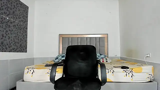 Snapshot of simookeler chatting on 02-01-26, 07:01 simookeler online show from 02-01-26, 07:01