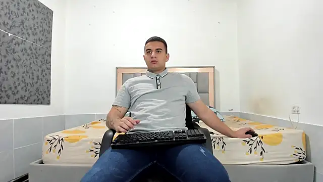 Snapshot of simookeler chatting on 02-06-26, 11:34 simookeler online show from 02-06-26, 11:34