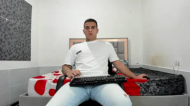 Snapshot of simookeler chatting on 02-19-26, 11:56 simookeler online show from 02-19-26, 11:56