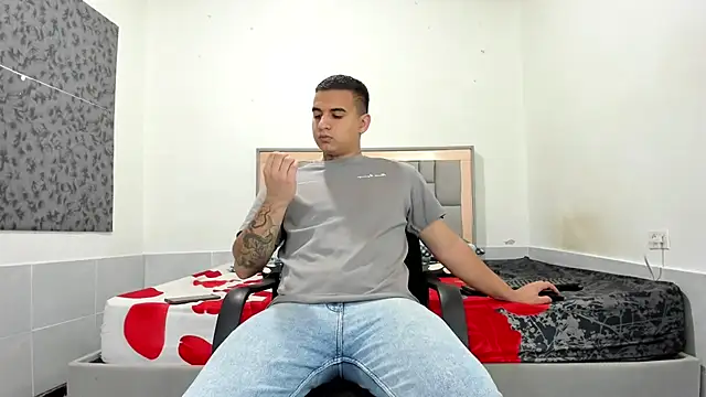 Snapshot of simookeler chatting on 02-18-26, 12:30 simookeler online show from 02-18-26, 12:30