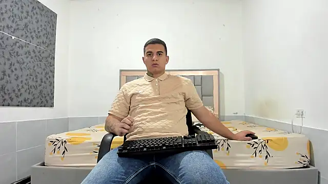 Snapshot of simookeler chatting on 01-18-26, 12:14 simookeler online show from 01-18-26, 12:14