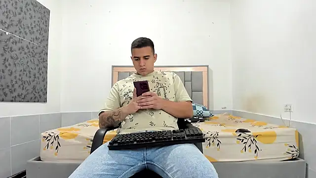 Snapshot of simookeler chatting on 02-05-26, 10:27 simookeler online show from 02-05-26, 10:27