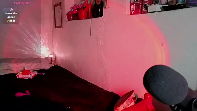 kittenlizz online show from 05-02-26, 08:25