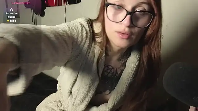 kittenlizz online show from 06-03-26, 06:45