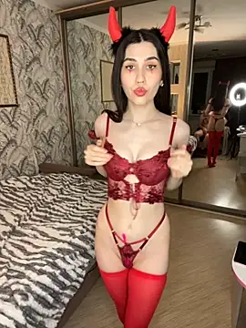 LushLuna online show from 10-31-25, 03:52