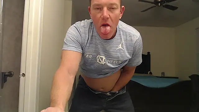 Snapshot of Bigtater1999 chatting on 11-30-25, 02:23 Bigtater1999 online show from 11-30-25, 02:23