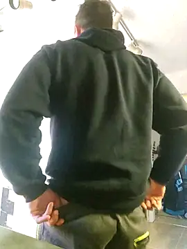 Snapshot of Bigtater1999 chatting on 02-09-26, 03:32 Bigtater1999 online show from 02-09-26, 03:32