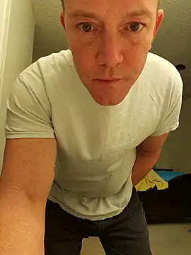 Snapshot of Bigtater1999 chatting on 11-12-25, 12:15 Bigtater1999 online show from 11-12-25, 12:15