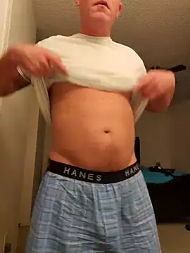 Snapshot of Bigtater1999 chatting on 10-30-25, 09:22 Bigtater1999 online show from 10-30-25, 09:22