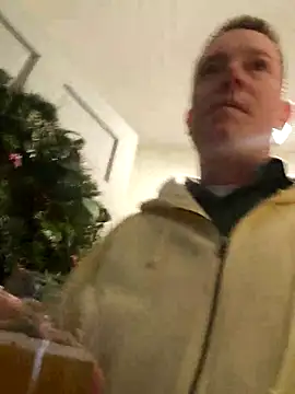 Snapshot of Bigtater1999 chatting on 12-17-25, 10:26 Bigtater1999 online show from 12-17-25, 10:26