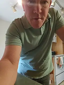 Bigtater1999 online show from 04-11-26, 09:18