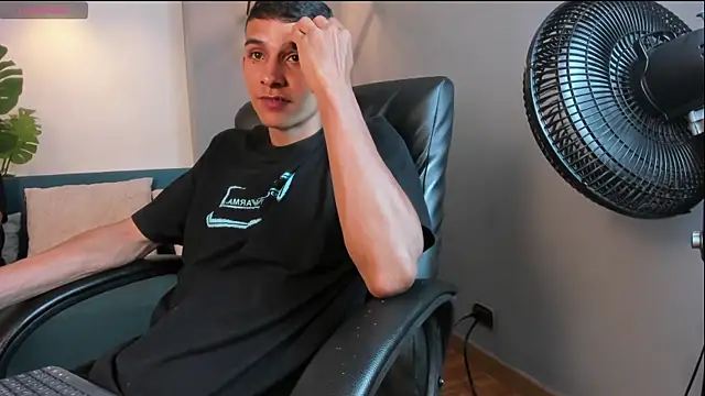 Aaron Scoot online show from 12-18-24, 11:30