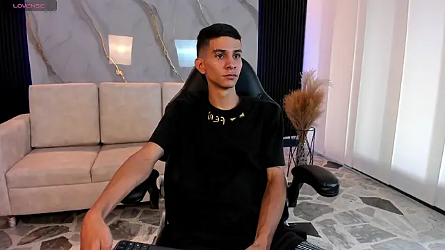 Aaron Scoot online show from 03-03-26, 08:38