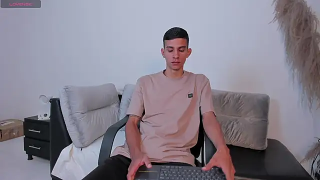 Aaron Scoot online show from 01-09-26, 11:06