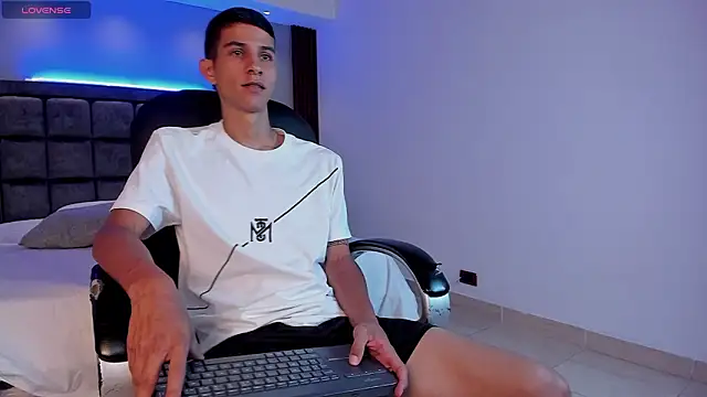 Aaron Scoot online show from 03-18-26, 08:10