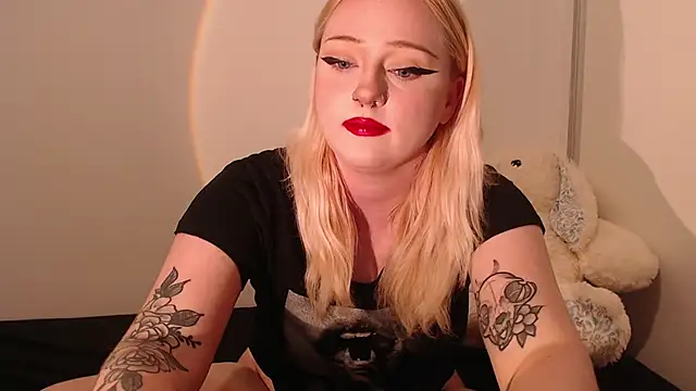 chloe levine online show from 09-10-25, 01:48