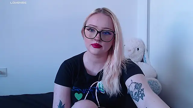 chloe levine online show from 09-12-25, 09:03