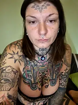 lizzardqueeen online show from 11-16-25, 05:34