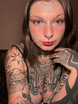 lizzardqueeen online show from 04-16-26, 05:47